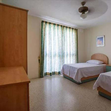 3 Bedrm Seaview Balluta Bay Apartment *